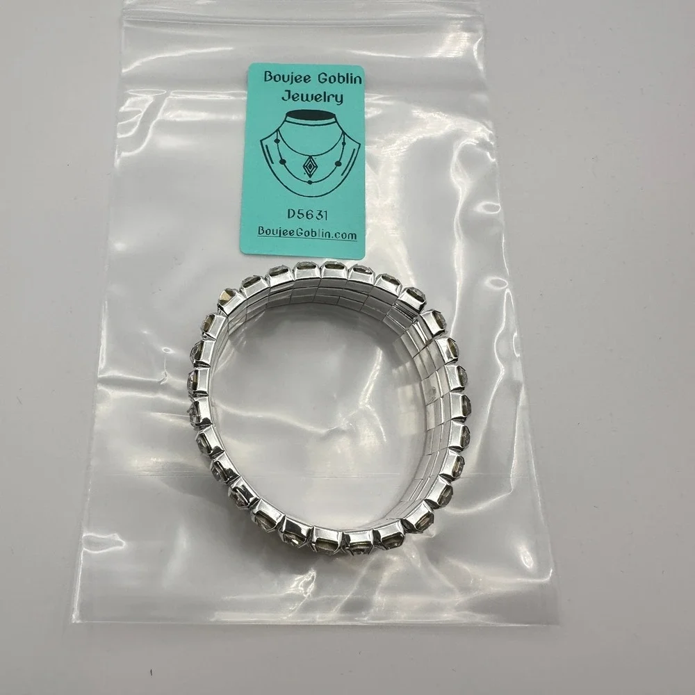 Vintage 90s Silver Tone Rhinestone Cuff Bracelet Women's Classic Jewelry